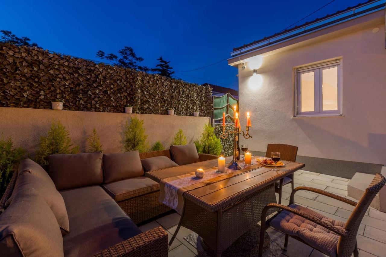Villa Katess With Heated Pool Split Exterior foto