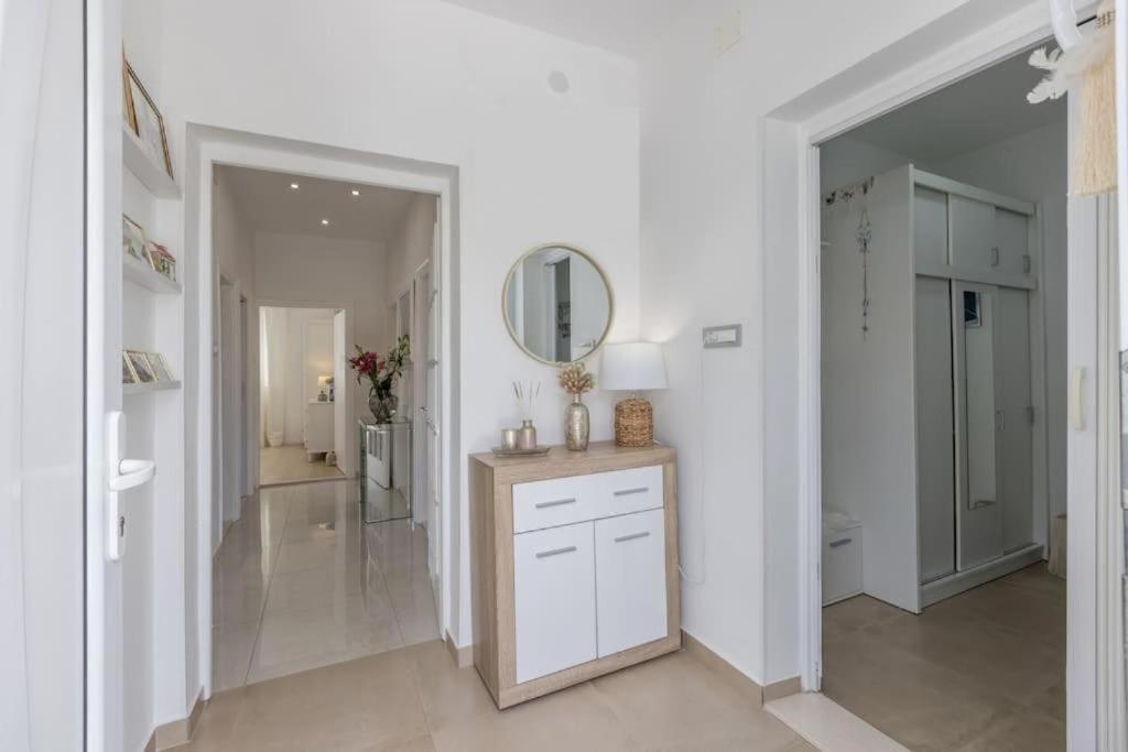 Villa Katess With Heated Pool Split Exterior foto